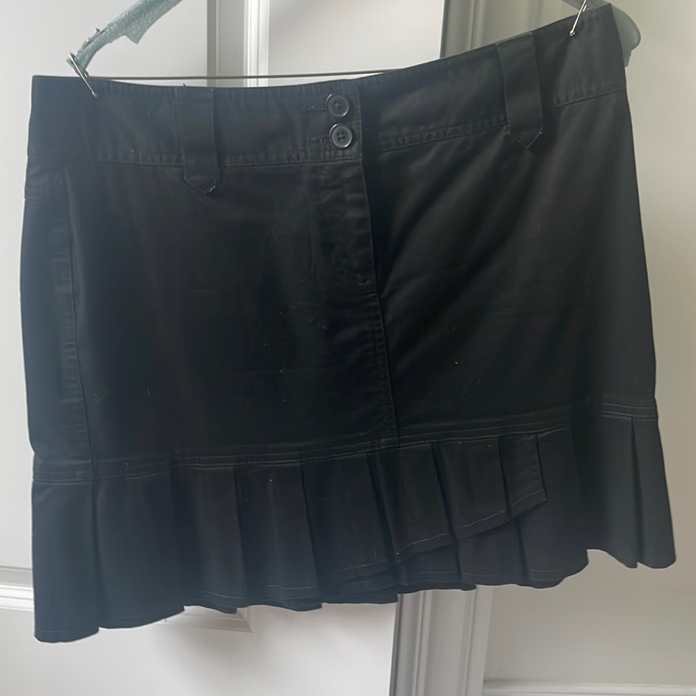 Loft fitted black skirt